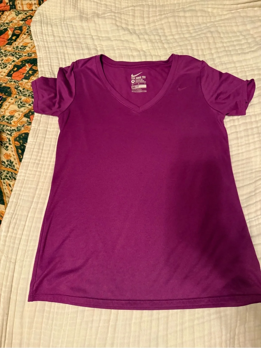 Nike Women’s Purple V-Neck Short Sleeve Tee
